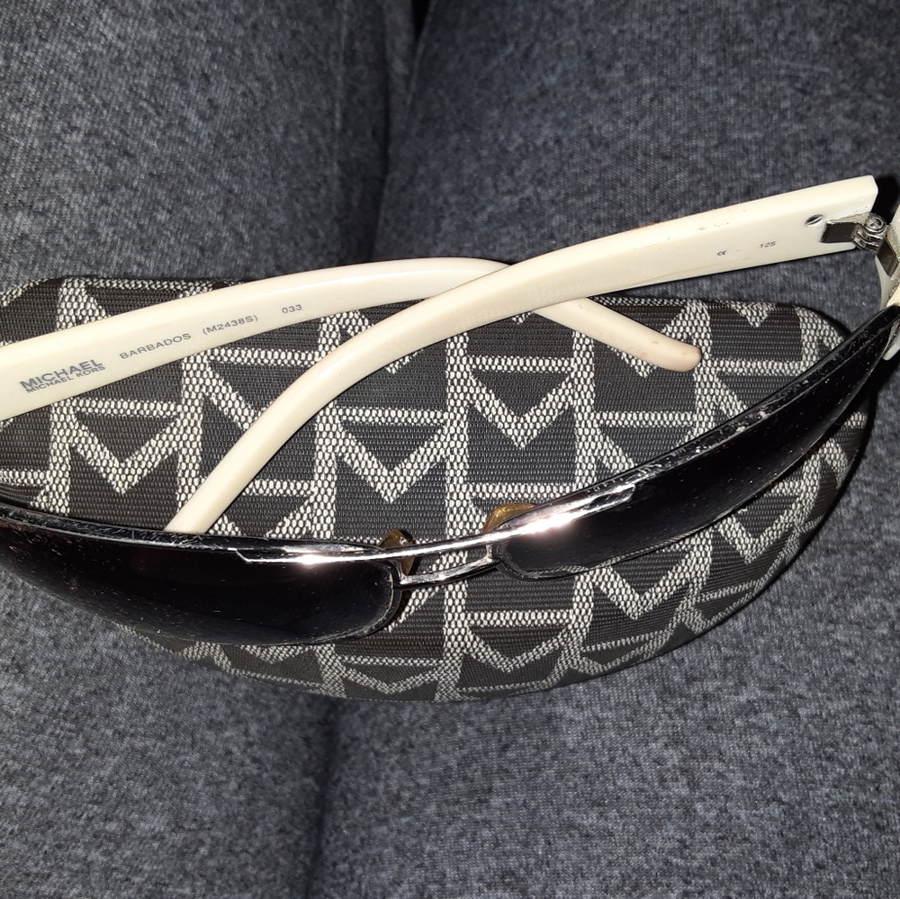 LADIES SUNGLASSES BY MICHEAL KORS - Picture 2 of 6